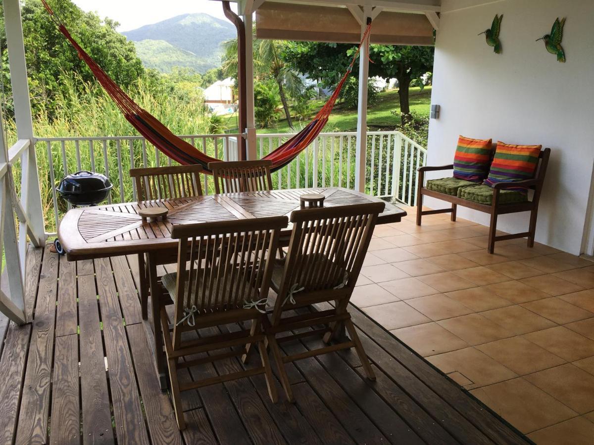 Grand Bungalow Avec Piscine Et Vue Mer Bouillante Exteriör bild